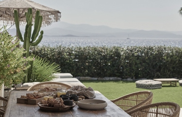 MANDO VILLA PAROS